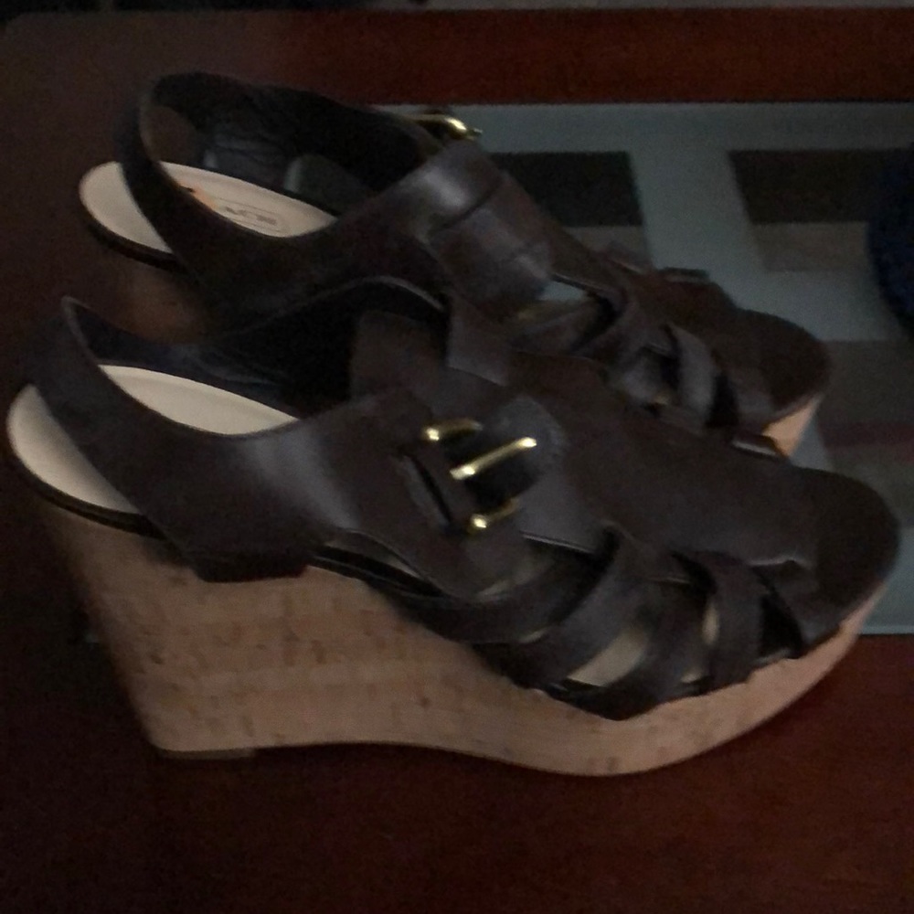 Shoes - Picture 2 of 4